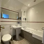 No6 West Coates 3* エディンバラ