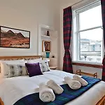 Cozy 2 Bedroom At Heart Of The *