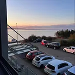 Beautiful Modern Sea-side In The Апартаменты