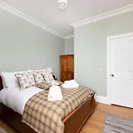 Joivy Cozy Near Castle Apartman Edinburgh