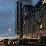 Beautiful Modern Sea-side In The Апартаменты