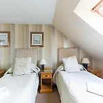 Arden Guest House, Craigmillar Castle