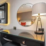 Hill Place 4*
