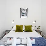 Appartamento Centre 2 Bedroom Main Door