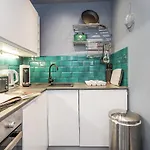 Centre 2 Bedroom Main Door Appartamento