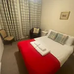 The Portsburgh Square Apartman