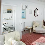 Πανσιόν Sheens House