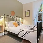 Cheerful Stays: Spacious Flat In Vibrant Leith Apartamento Edimburgo