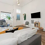 Cheerful Stays: Spacious Flat In Vibrant Leith Apartamento