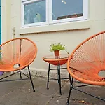 Cheerful Stays: Spacious Flat In Vibrant Leith