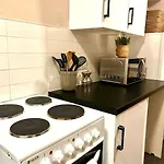 Large 2 Bedroom, Ground Floor Flat, Close To Apartament Edynburg