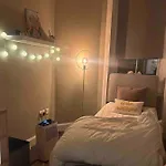 Apartament Large 2 Bedroom, Ground Floor Flat, Close To