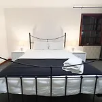 2br Flat Historic Centre Sleeps 5 Apartman