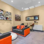 Cosy Modern Centre Flat *