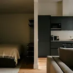 Apartmanhotel 33 Castle Terrace 4*