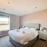 Guestready - Amazing With A Castle View