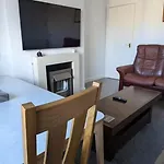 Daire Lovely 3-bed Flat