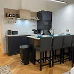 Διαμέρισμα Cosy Apartment, Free Street Parking