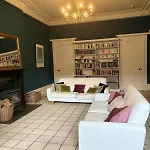 Georgian Townhouse In Centre