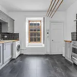 Super Spacious 4 Bed, Sleeps 6 * Edinburgh