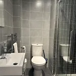 Apartamento Comfortable One-bedroom Free Parking Space *