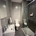 Apartamento Comfortable One-bedroom Free Parking Space *