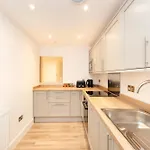 Joivy 3br Flat In Haymarket With Free Parking *