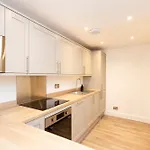 Joivy 3br Flat In Haymarket With Free Parking * Edimburgo