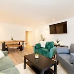 Appartamento Joivy 3br Flat In Haymarket With Free Parking Edimburgo