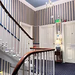 Allison House 17 Πανσιόν