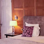Hotel Tigerlily