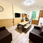 The Handy Hub Luxury Victorian - Fast Wifi & Lägenhet Edinburg