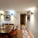 Stylish 2br - Walk To Attraction *