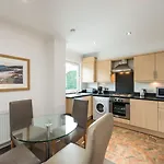 Hotel apartamentowy Fountain Court - Harris 4*
