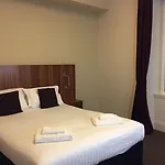 The Place מלון