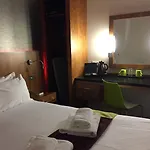 The Place מלון 4*