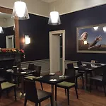 מלון The Place 4*