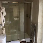 Leith House 3* אדינבורו