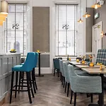 מלון 28 York Place 3*