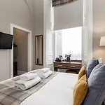 28 York Place מלון 3*