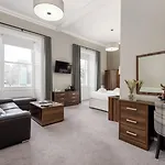 מלון 28 York Place
