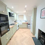 Newly Refurbished 3 Bed House With 2-sided Wood Burner And Garden In *