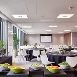 Hotel Courtyard By Marriott West 4*