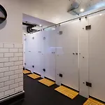 Vandrarhem Code - The Court, *