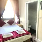Dalry بيت ضيافة