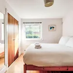 Διαμέρισμα Bright & Modern Flat *