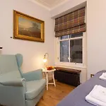 Upper Bow - Luxurious, Modern 1br Near Castle Appartamento *