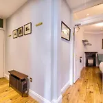 Upper Bow - Luxurious, Modern 1br Near Castle Appartamento