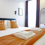 Διαμέρισμα Stylish Mezzanine Loft In - Flat 5, Elgin House *