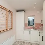 Spacious 5-bed With Garden Parking - Pass The Keys Casa de Férias Edimburgo